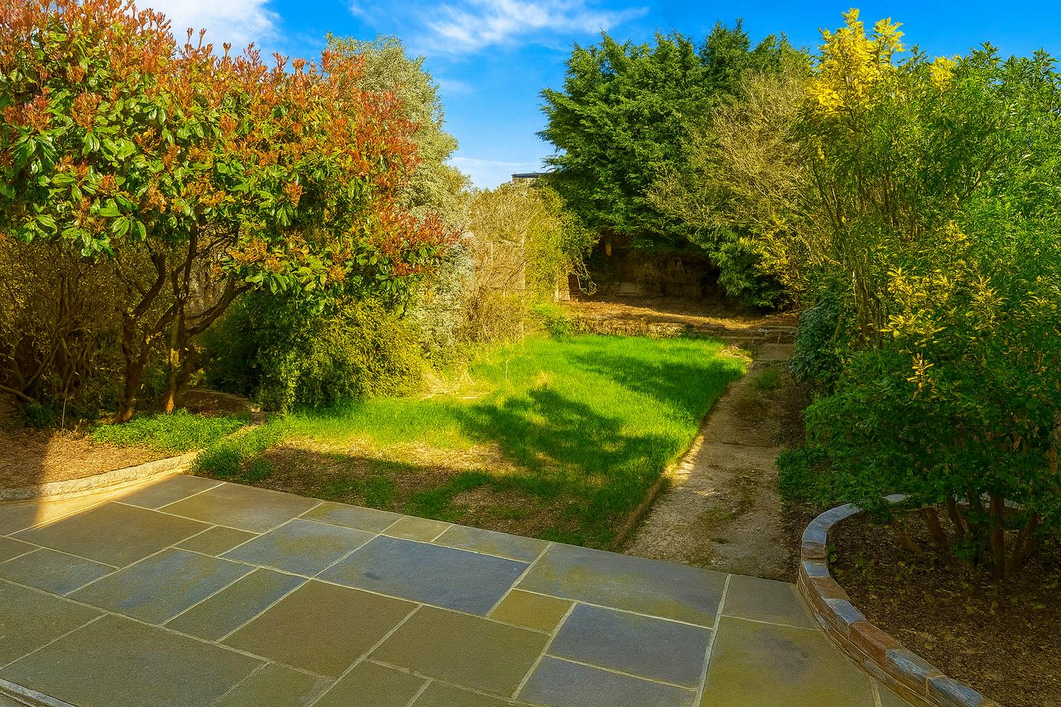 patio e.png